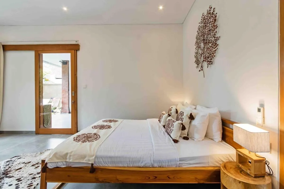 Huge & Good Location 6 Bedroom Villa In Seminyak Indonesia