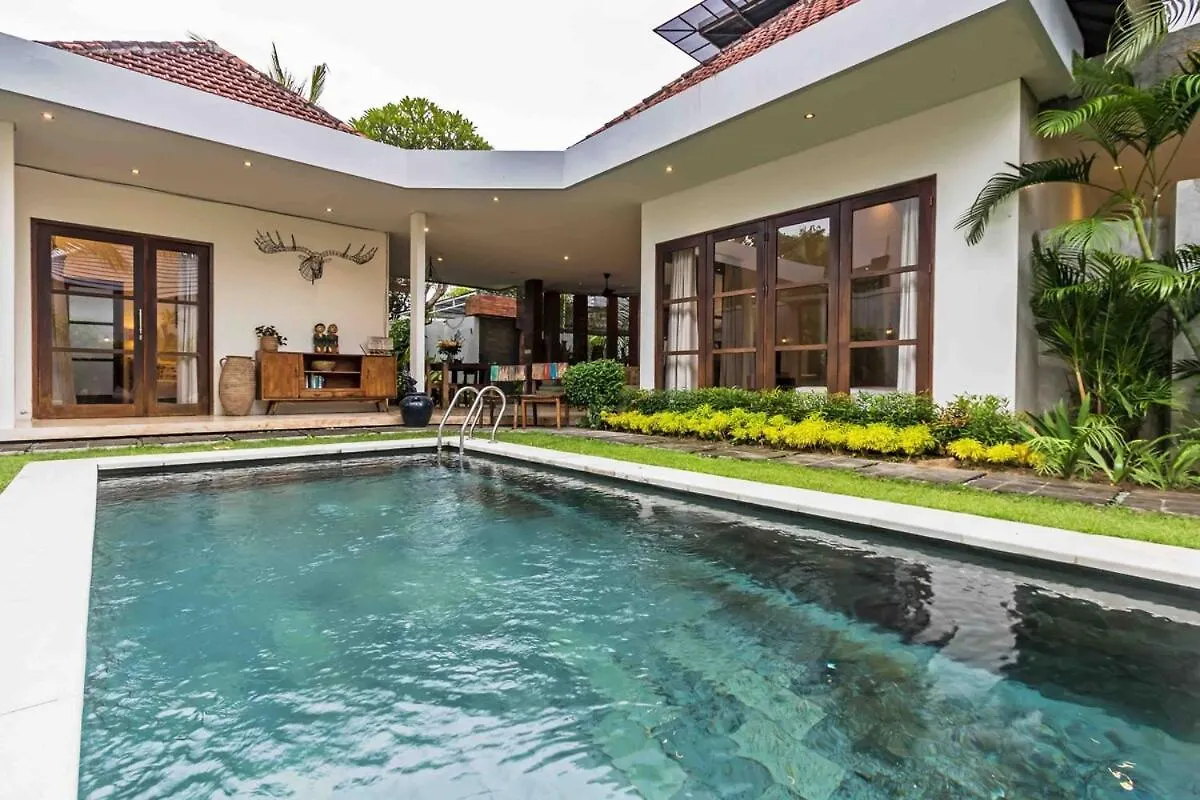Huge & Good Location 6 Bedroom Villa In Seminyak 0*,