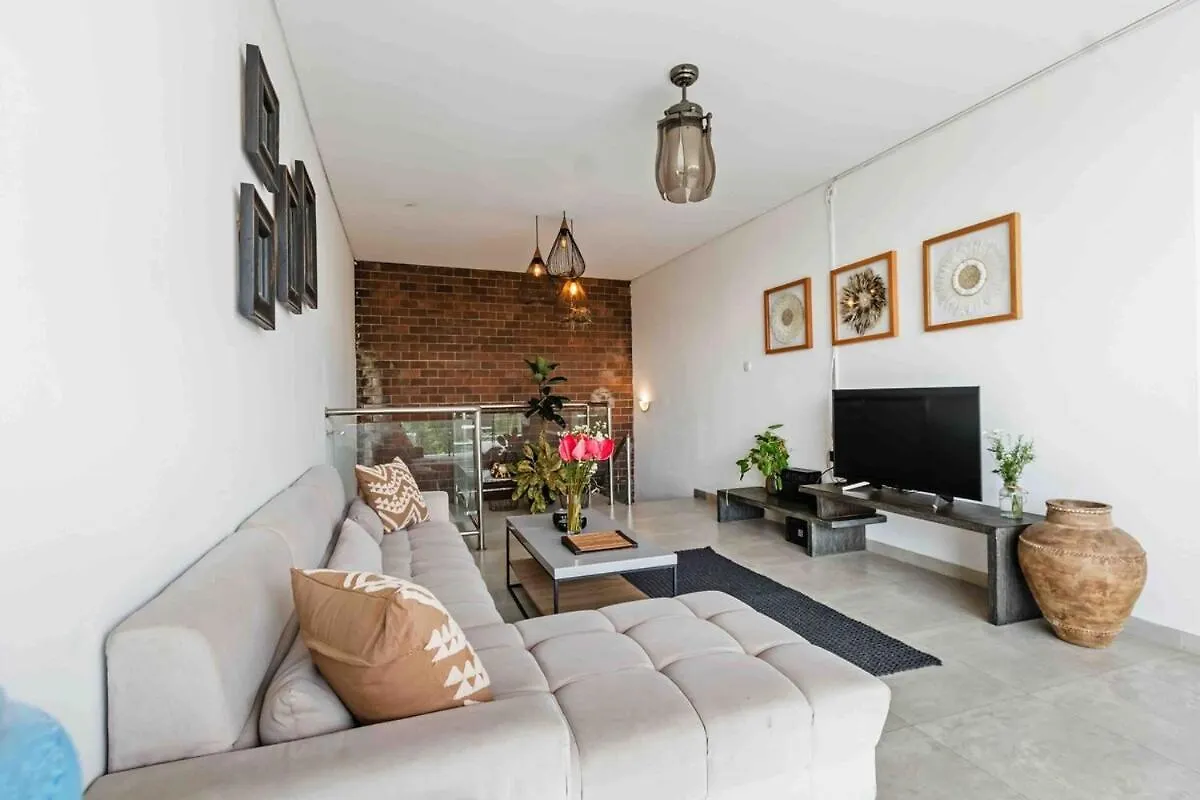 Huge & Good Location 6 Bedroom Villa In Seminyak 0*,