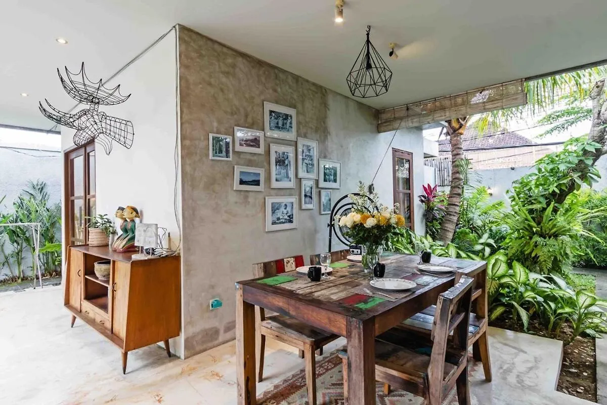 Huge & Good Location 6 Bedroom Villa In Seminyak