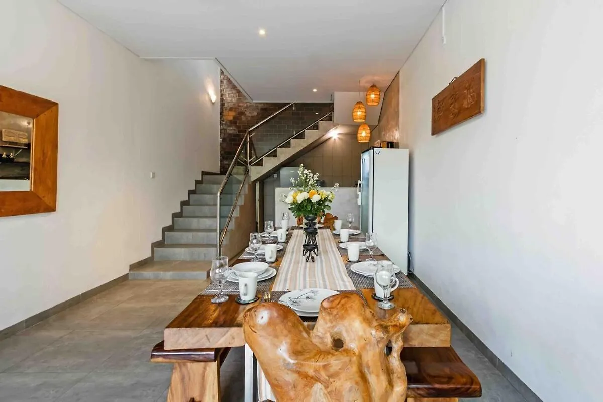 Huge & Good Location 6 Bedroom Villa In Seminyak