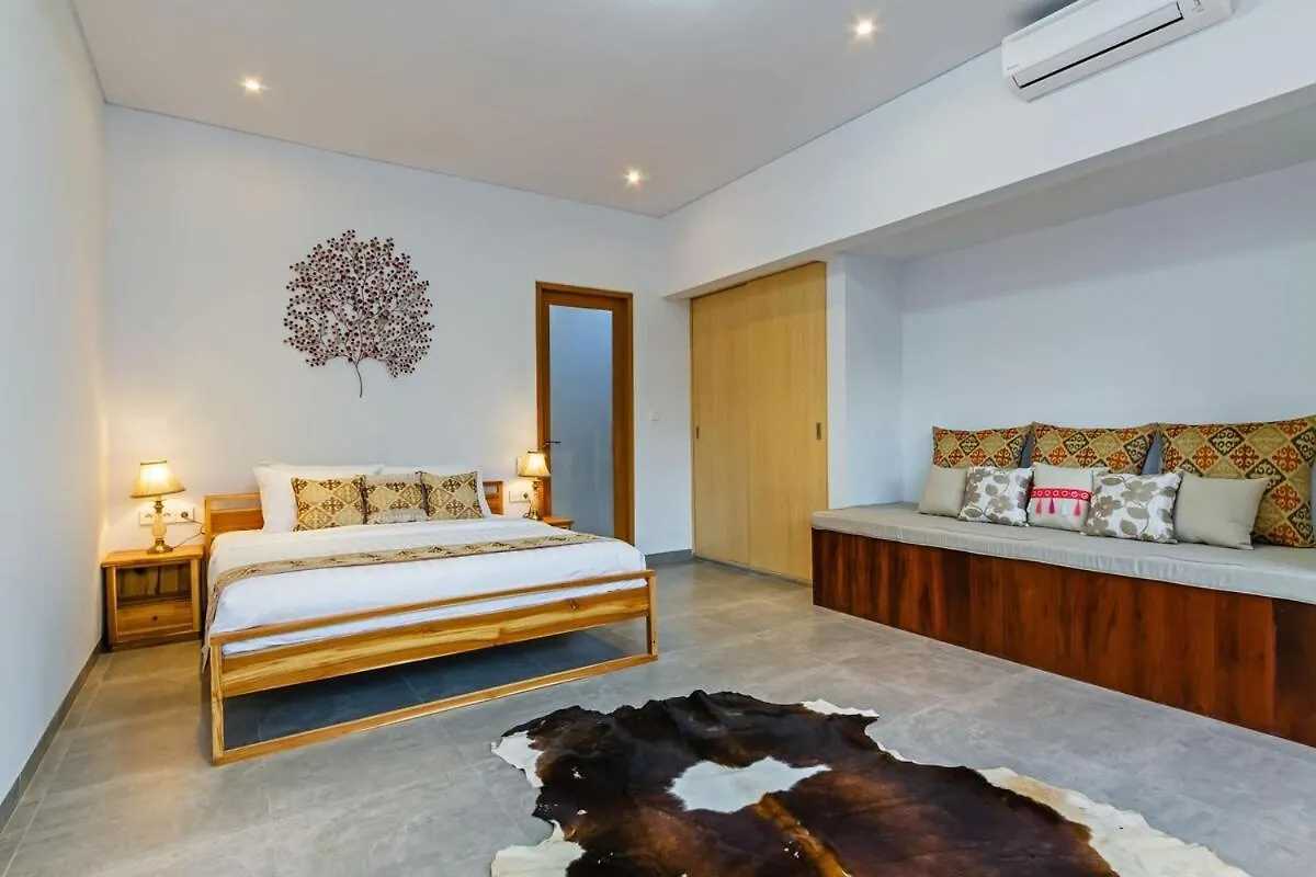 Huge & Good Location 6 Bedroom Villa In Seminyak